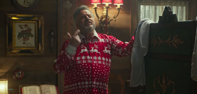 Christian De Sica in Chi ha incastrato Babbo Natale?