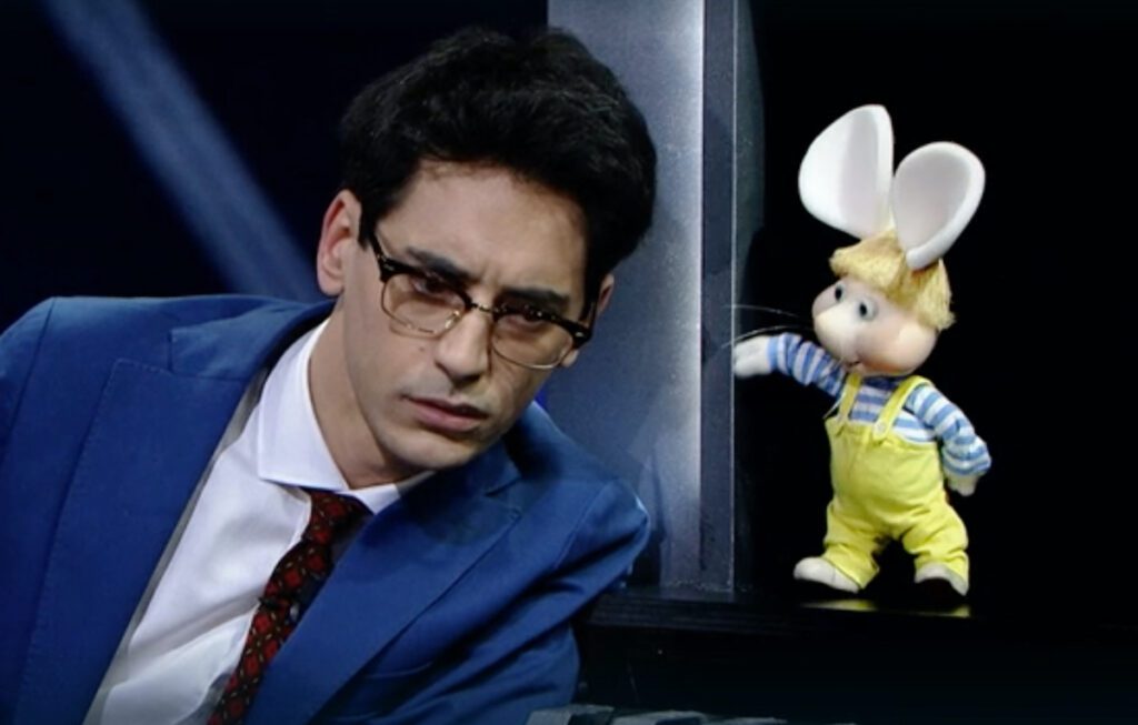 Valerio Lundini e Topo Gigio