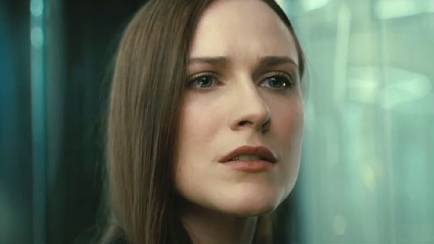 Westworld, Evan Rachel Wood è Dolores in un'immagina dalla serie
