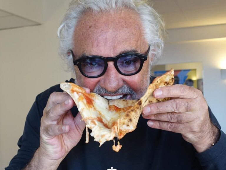 Flavio Briatore mangia la pizza