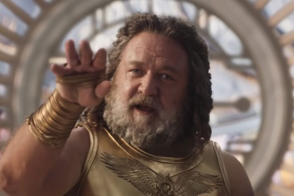 russell crowe è zeus in thor: love and thunder