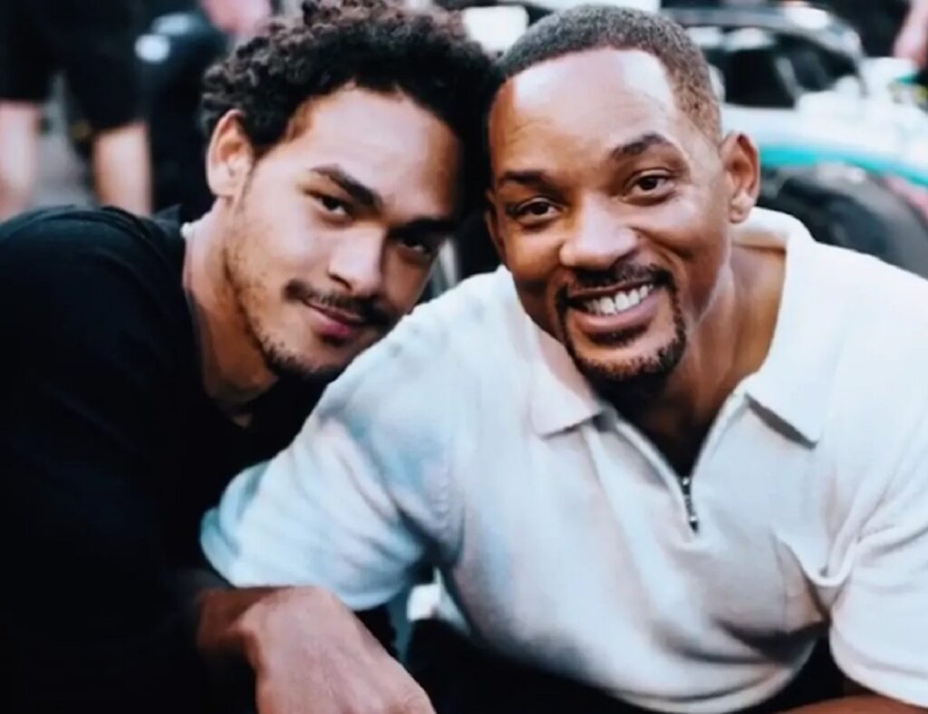 La foto mostra Will Smith insieme al figlio Trey Smith.