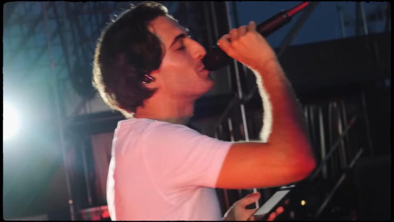 Damiano David canta in napoletano