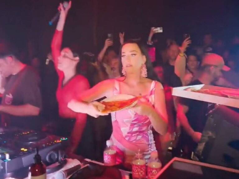 Katy Perry lancia la pizza