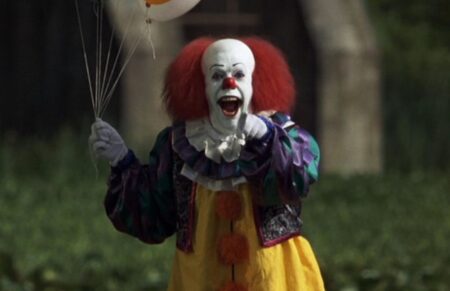 Tim Curry nei panni di Pennywise