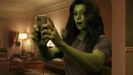 Frame che raffigura Jennifer Walters in She-Hulk: Attorney at Law.