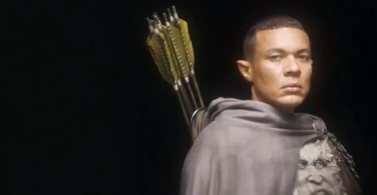 Frame tratto dal video in stile soap de Il Signore degli Anelli - Gli Anelli del Potere.