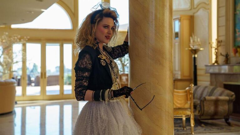 Evan Rachel Wood interpreta Madonna in Weird: The Al Yankovic Story