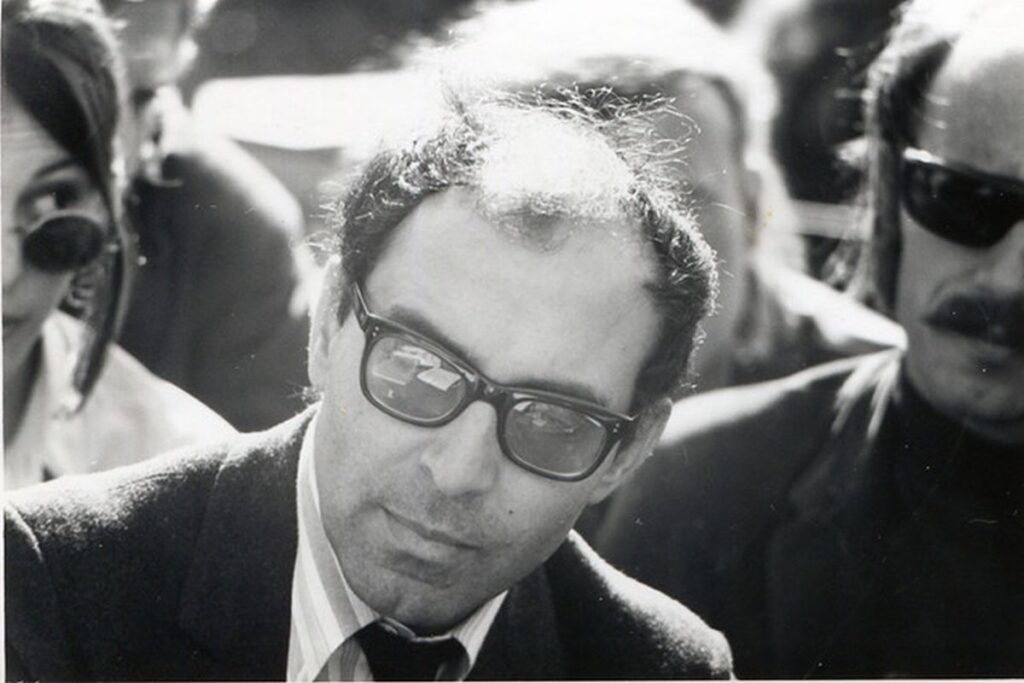 Jean-Luc Godard in una vecchia foto di repertorio