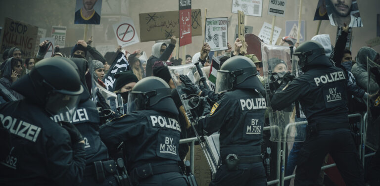 Un frame della serie tv Munich Games