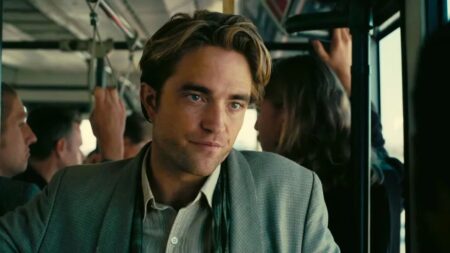 Frame di Tenet che raffigura Robert Pattinson