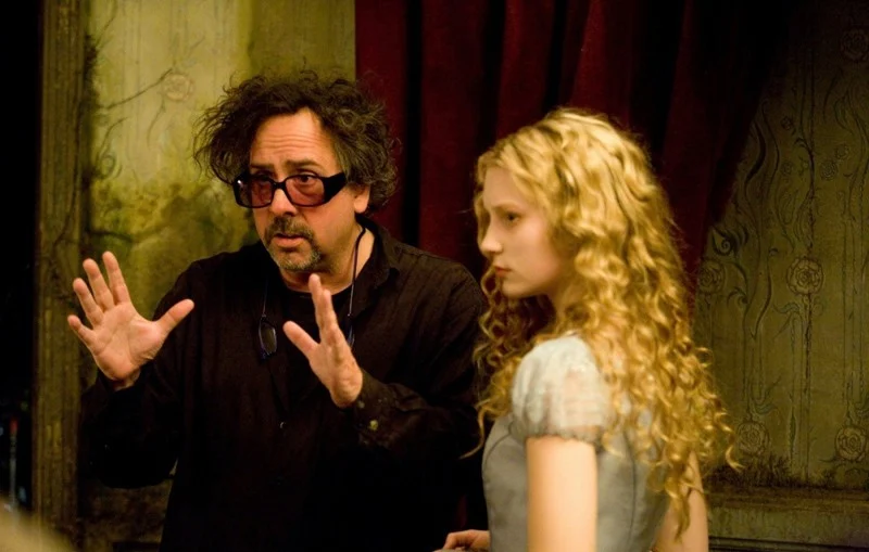 Tim Burton sul set di Alice in Wonderland