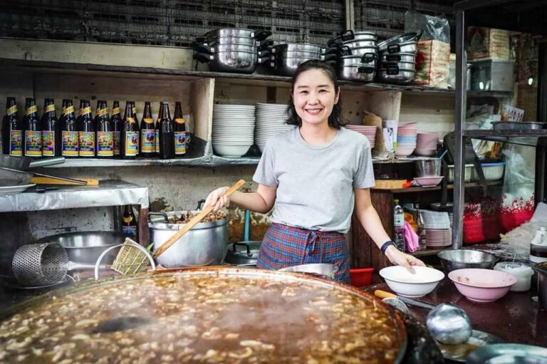 Zuppa che cuoce dal 1974 a Bangkok