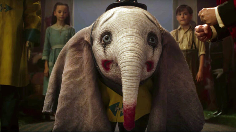 Frame che raffigura Dumbo di Tim Burton