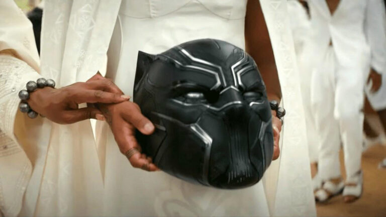 la maschera di t'challa in una scena del trailer di black panther wakanda forever