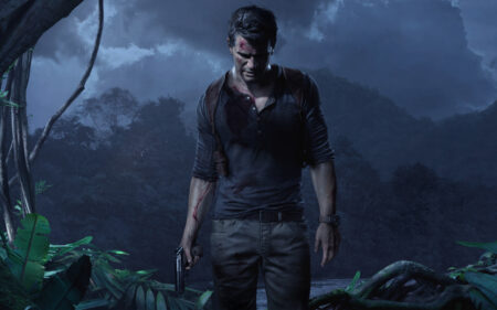 Nathan Drake in ombra con una pistola in mano in Uncharted 4