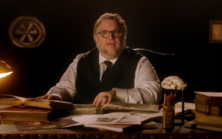 Frame che ritrae Guillermo del Toro in Cabinet of Curiosities