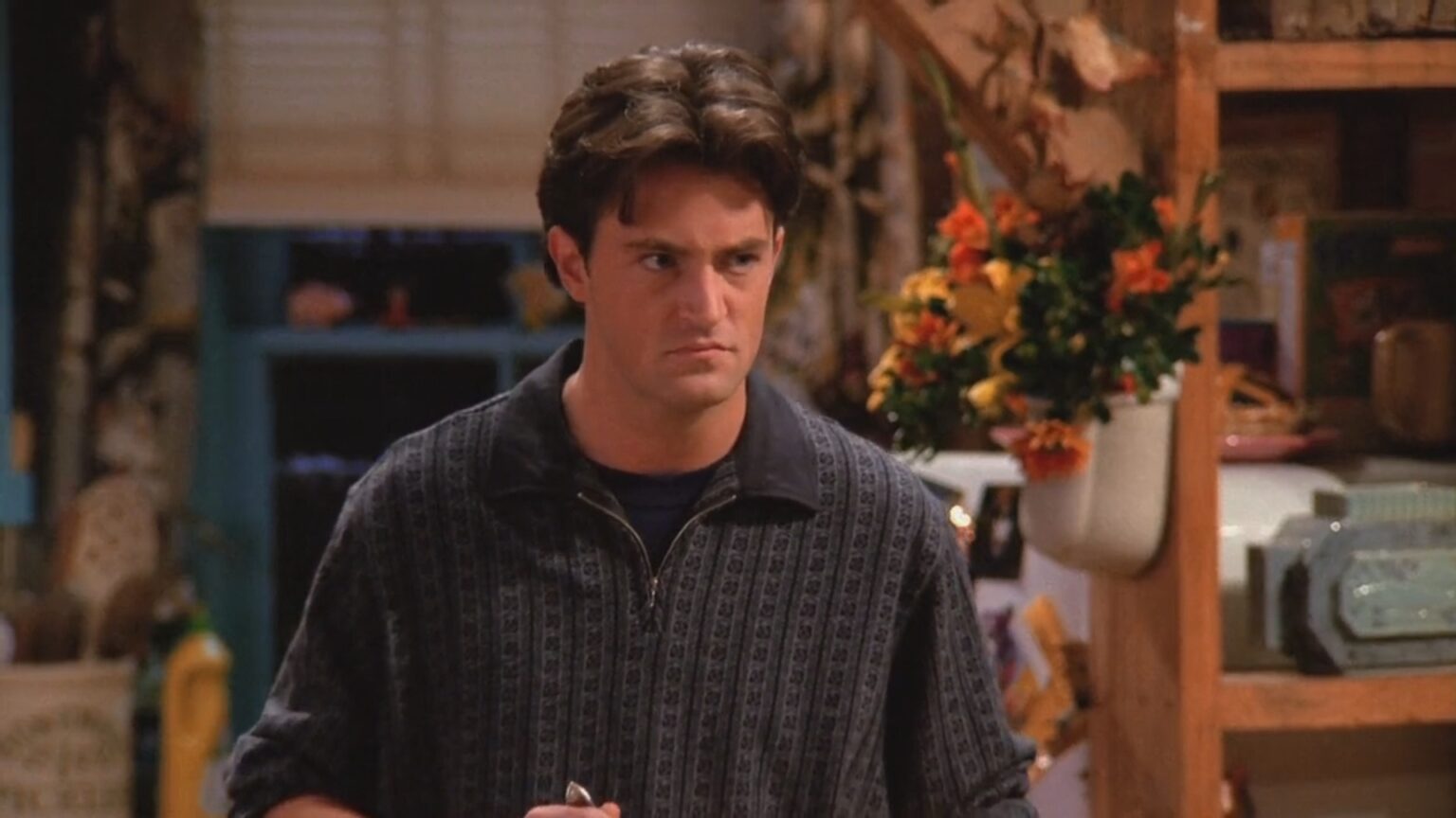 un'immagine di chandler bing nella serie friends