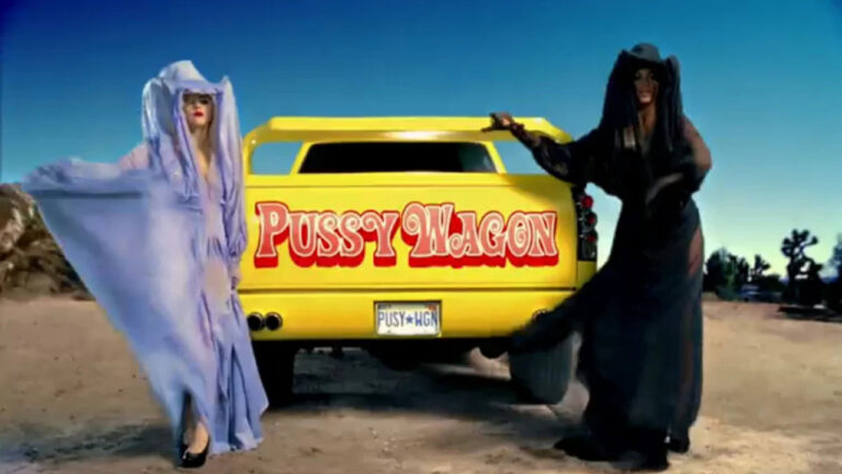 Il videoclip di Telephone con la Pussy Wagon di Kill Bill