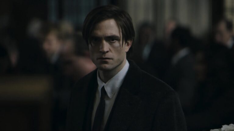 Frame che ritrae Robert Pattinson in The Batman