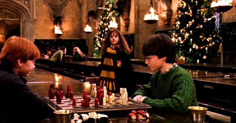 Harry, Ron ed Hermione durante il loro primo Natale a Hogwarts.