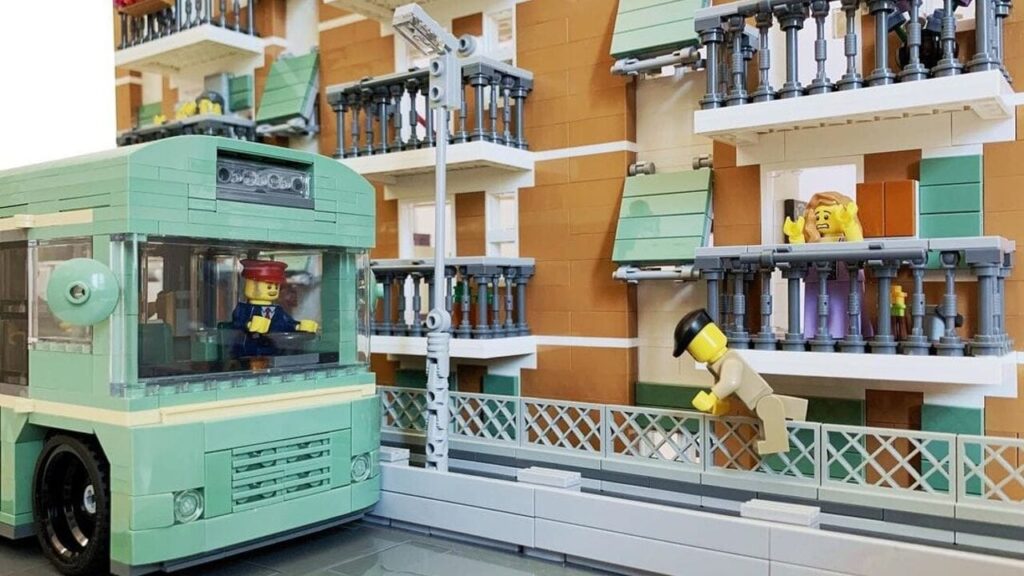 Fantozzi prende il bus, Mattoncini Lego