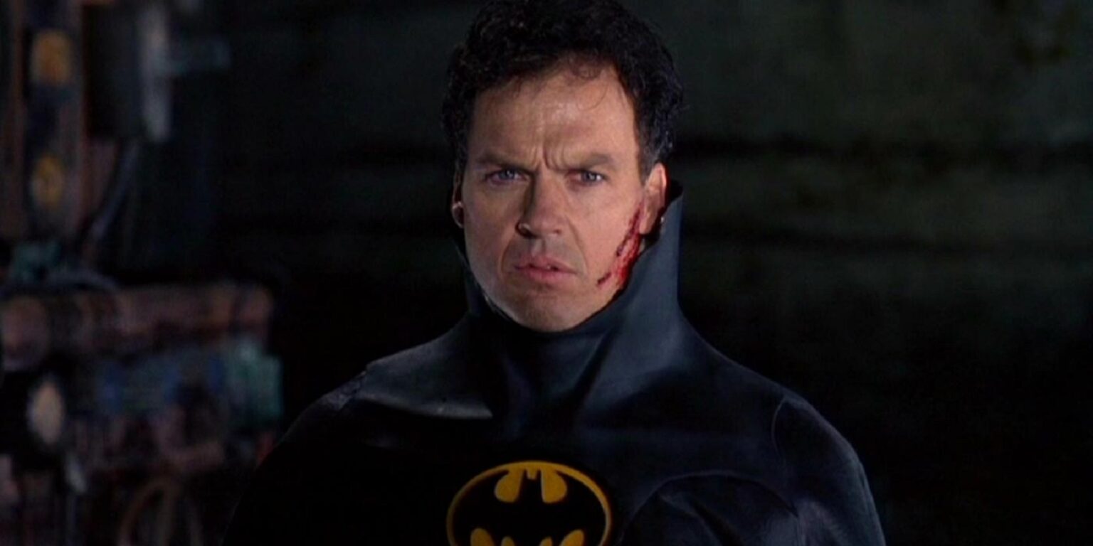 Frame che raffigura Michael Keaton nei panni di Batman