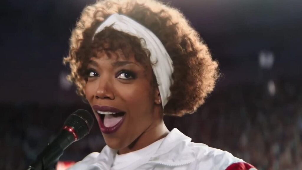 Naomi Ackie in Whitney - Una voce diventata leggenda