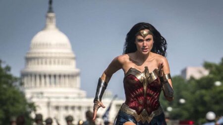 Frame che ritrae Gal Gadot in Wonder Woman 1984.