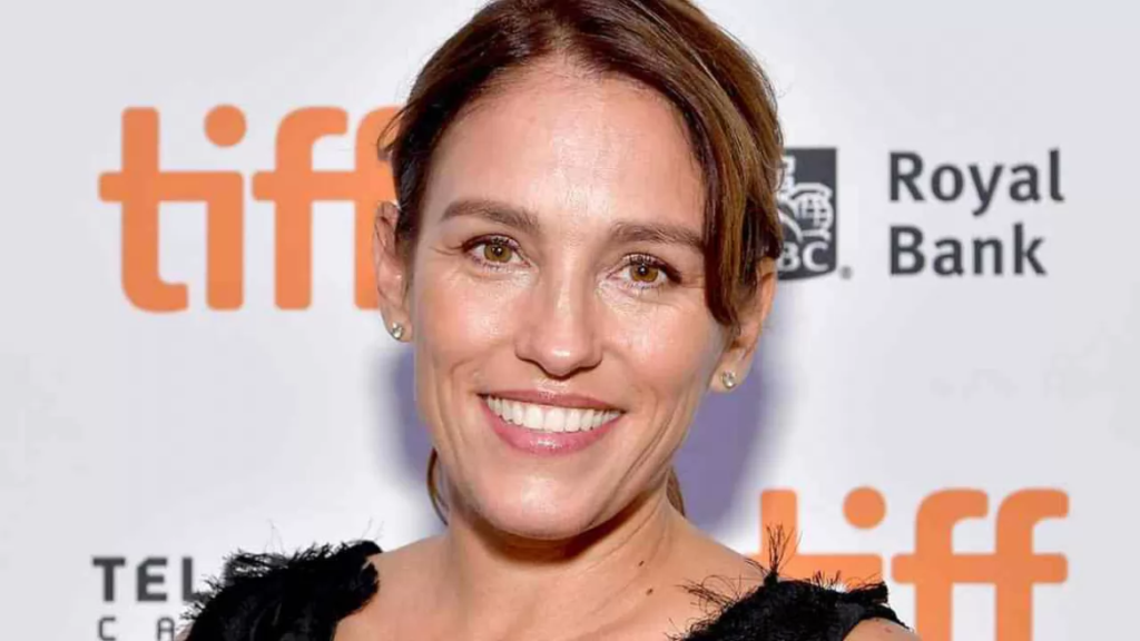 Amy Jo Johnson