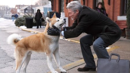 Frame che ritrae Richard Gere in Hachiko.