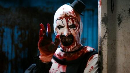 Frame che ritrae Art the Clown in Terrifier