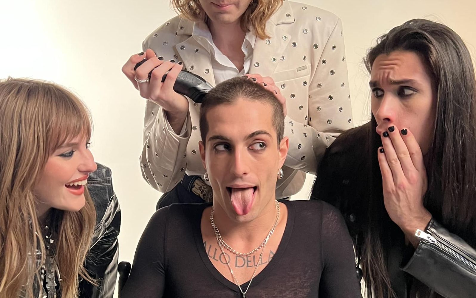 Maneskin “damiano David Si è Rasato I Capelli” La Foto è Una Svolta