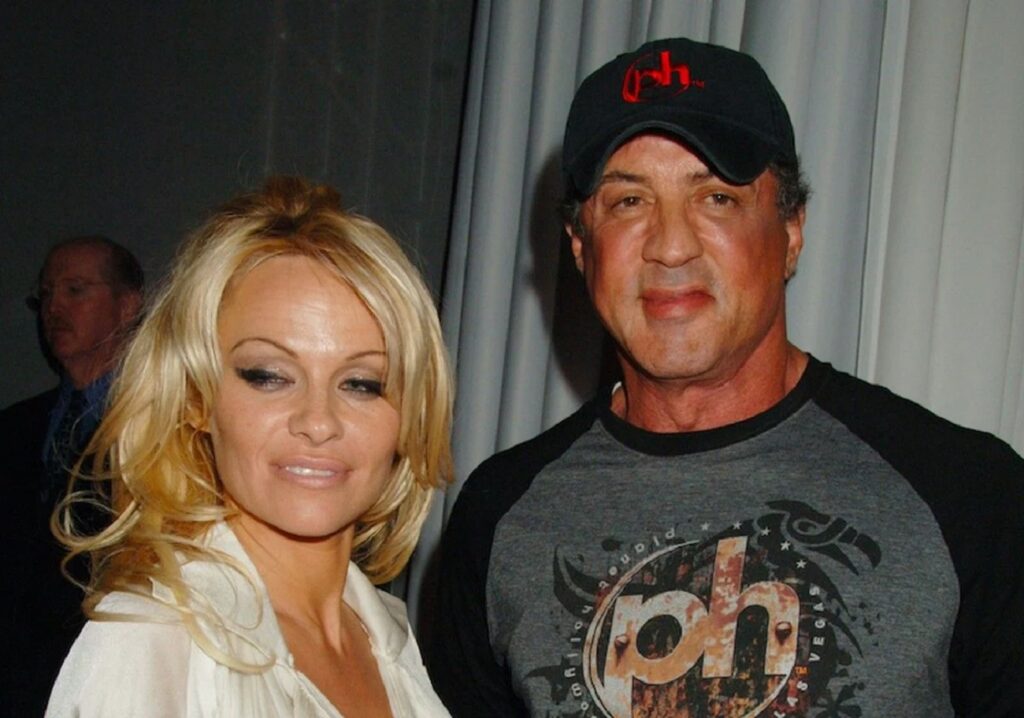 Fotografia che ritrae Pamela Anderson e Sylvester Stallone