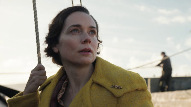 Kerry Condon in una scena del film Gli Spiriti dell'Isola