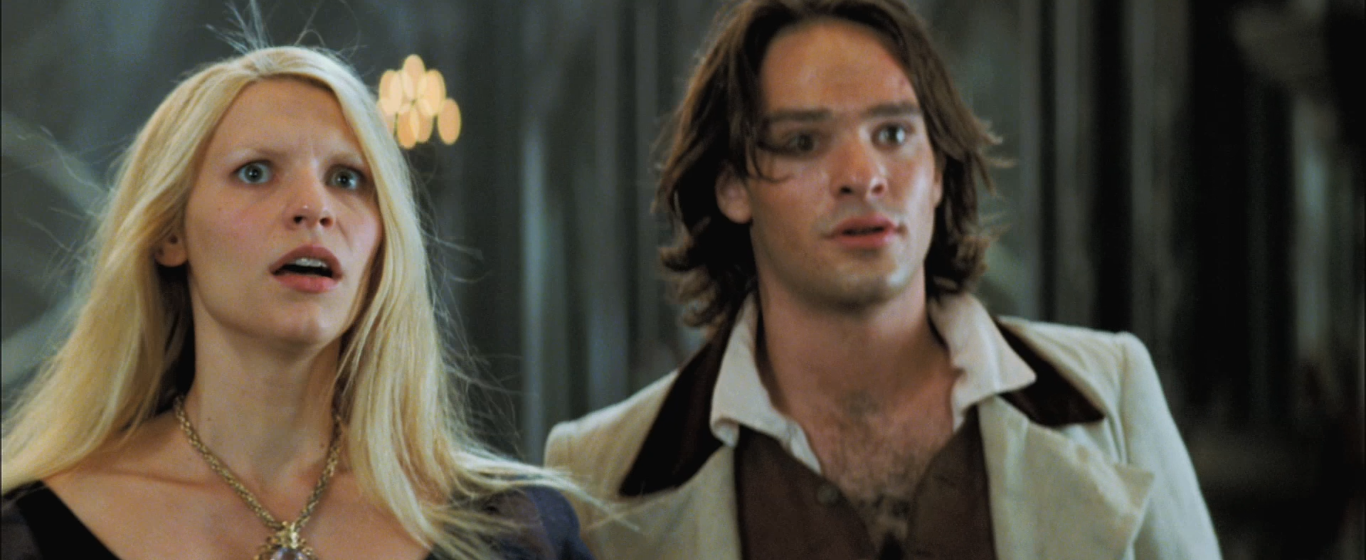 Claire Danes e Charlie Cox in una scena del film