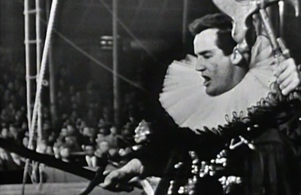 Vittorio Gassman in una scena de Il mattatore 