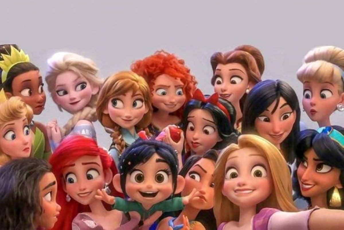 Foto di gruppo di tutte le principesse Disney