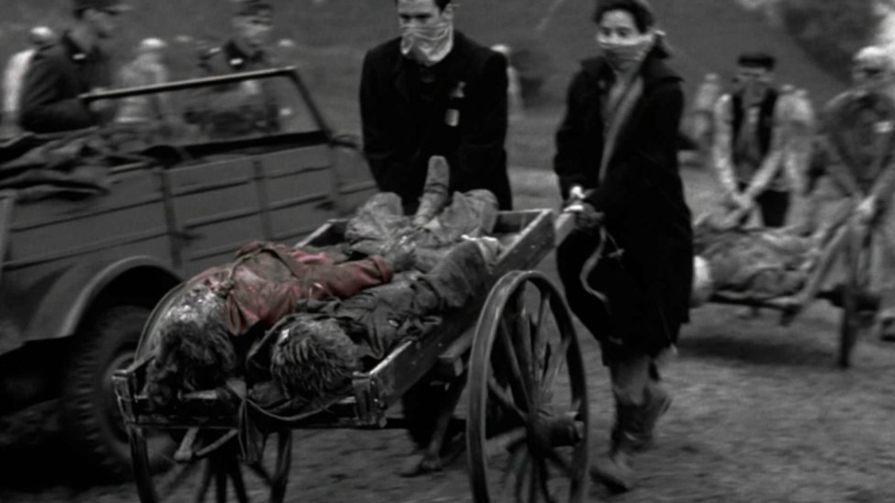 schindlers-list-death-of-the-red-child