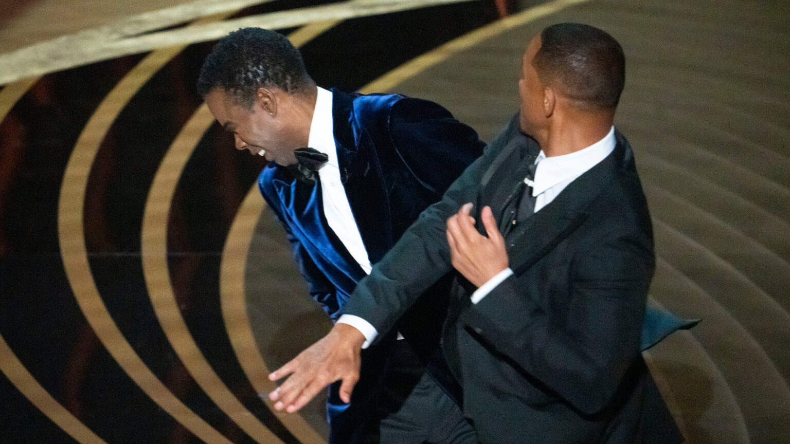 Will Smith schiaffeggia Chris Rock alla 94esima edizione degli Academy Awards