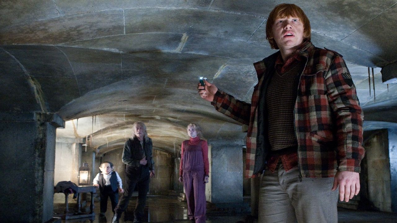 Ron con il Deluminatore in Harry Potter e I Doni della Morte Parte 1, fonte: Warner Bros. Entertainment