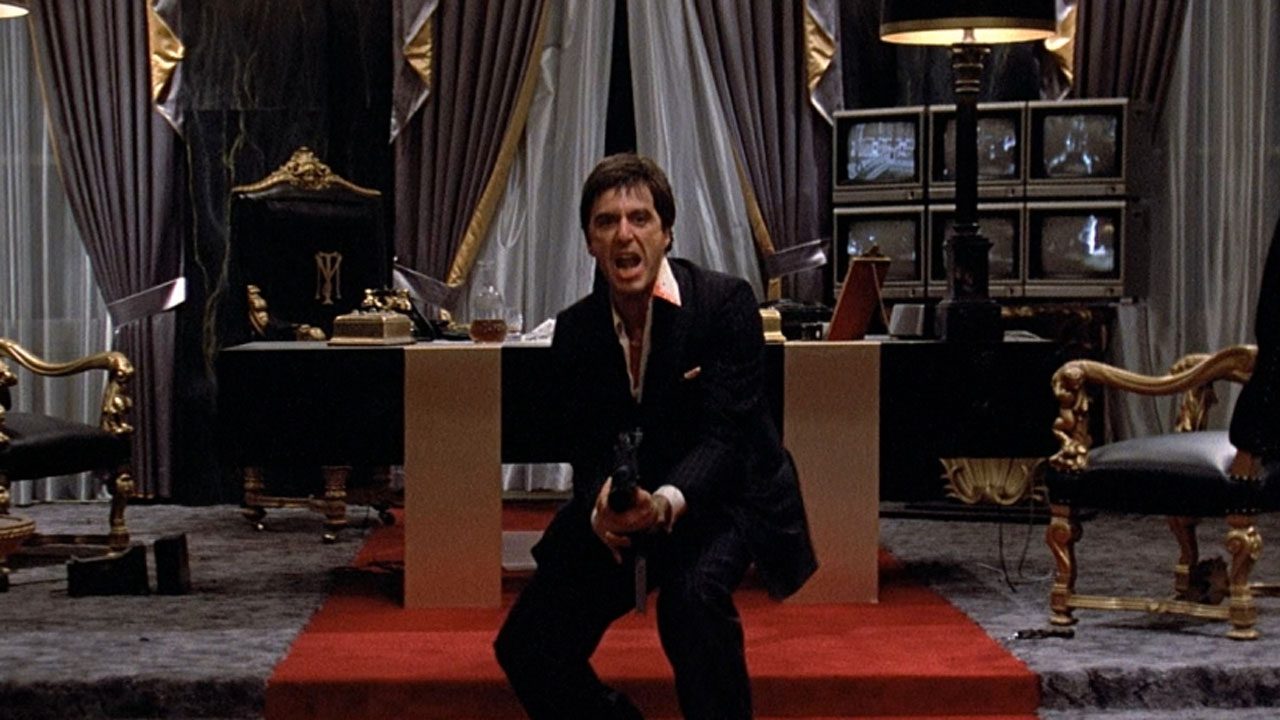 Al Pacino nella scena finale di Scarface