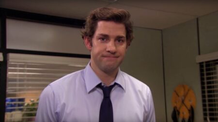 Jim Halpert in una scena di The Office