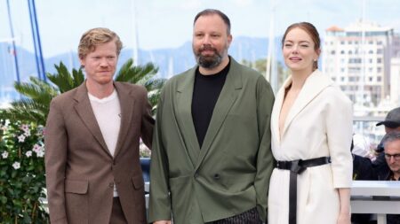 Yorgos Lanthimos, Jesse Plemons e Emma Stone a Cannes 2024