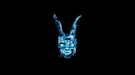 Il poster promozionale di Donnie Darko Jake Gyllenhaal "sfiora" la realtà in una scena di Donnie Darko - © Moviemax