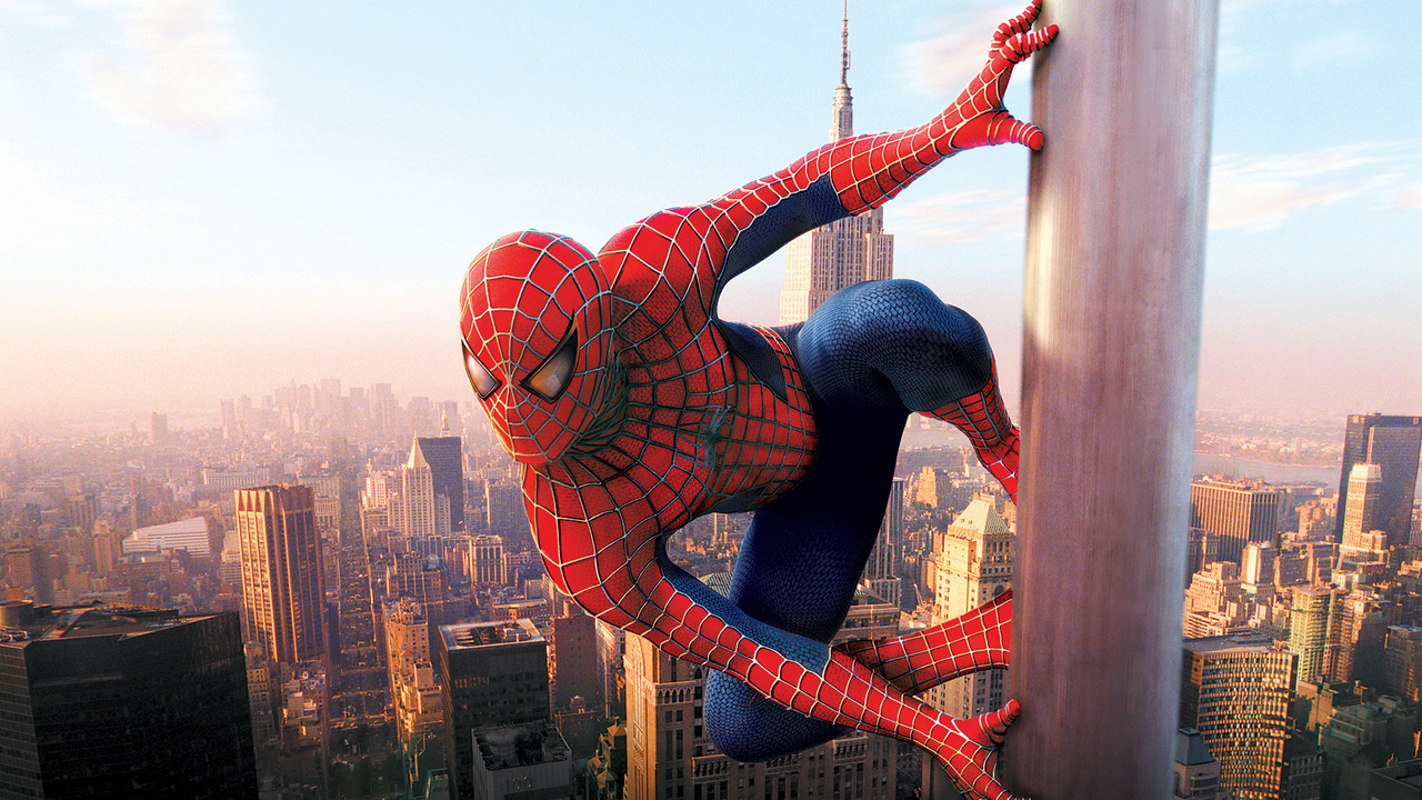 Spiderman nella skyline di New York