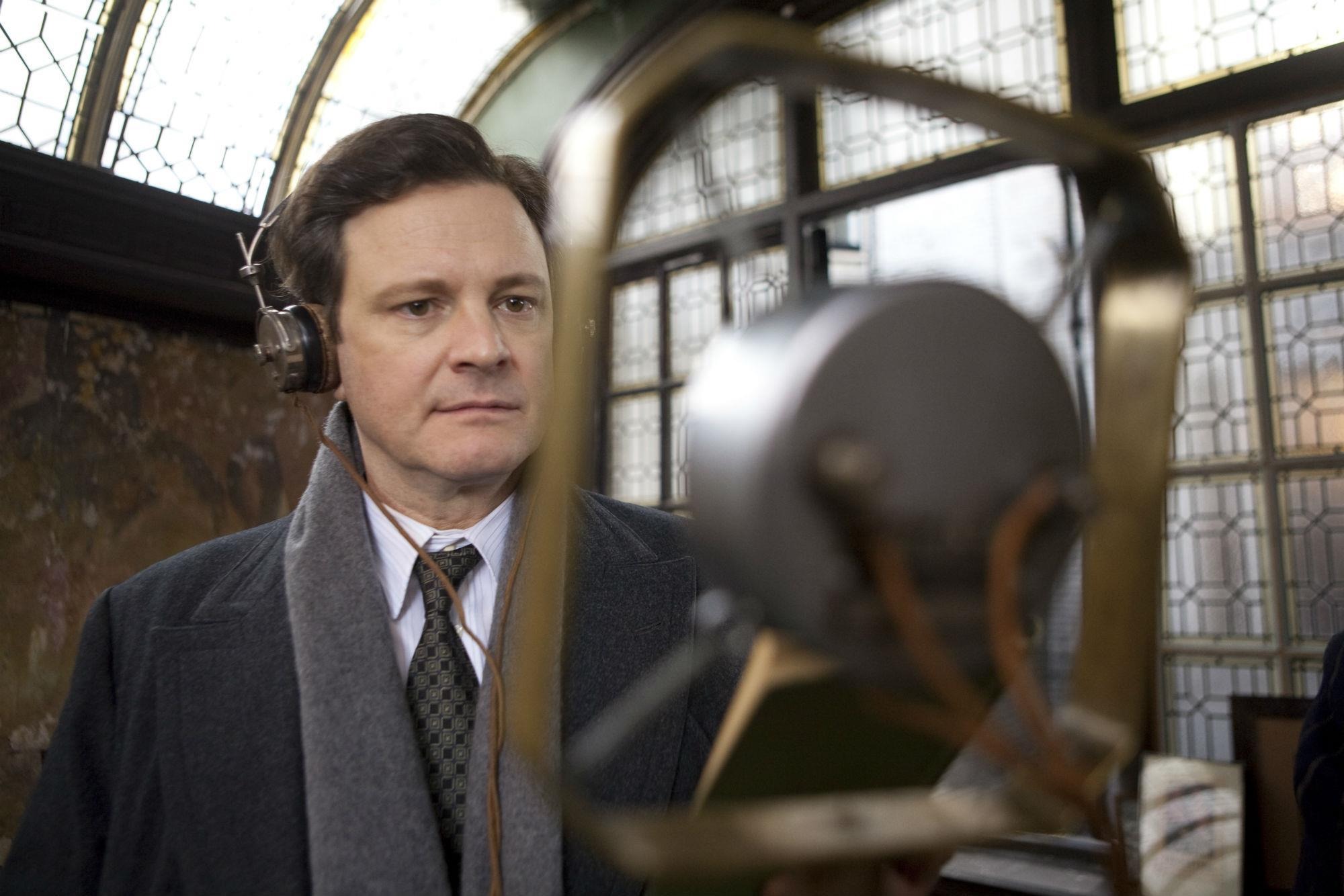 Colin Firth in una scena del film Il discorso del Re