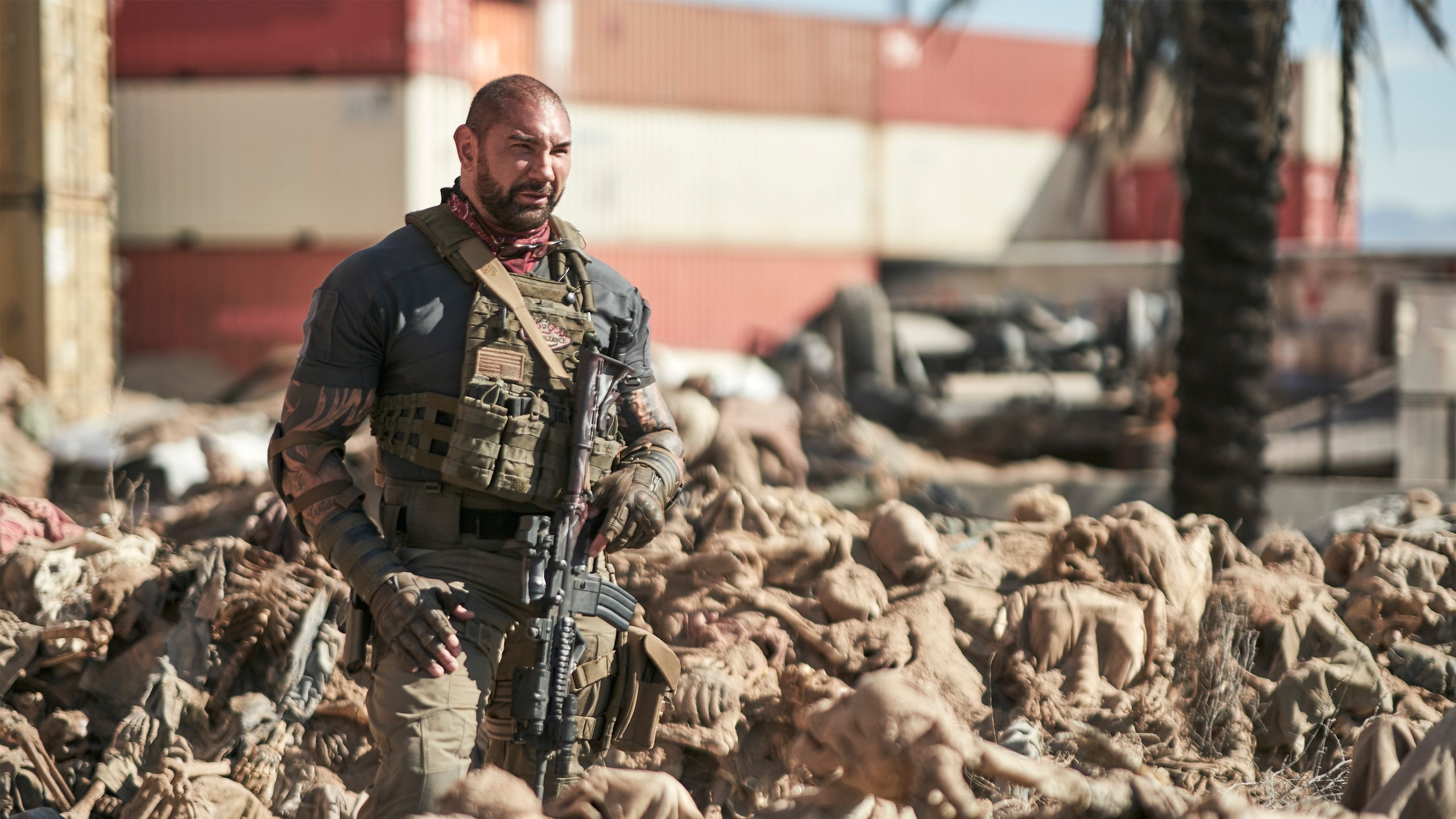 Dave Bautista in una scena di Army of the Dead