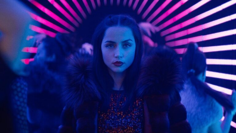 Ana de Armas in una scena del trailer di Ballerina