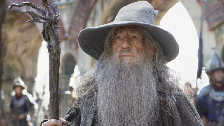 Ian McKellen nei panni di Gandalf in una scena di Il Signore degli Anelli